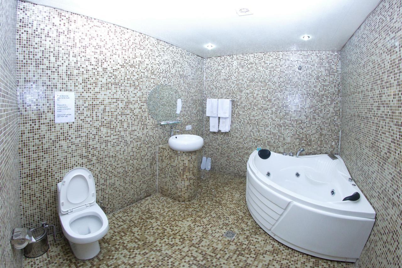 Venezia Palazzo Hotel 예레반 외부 사진